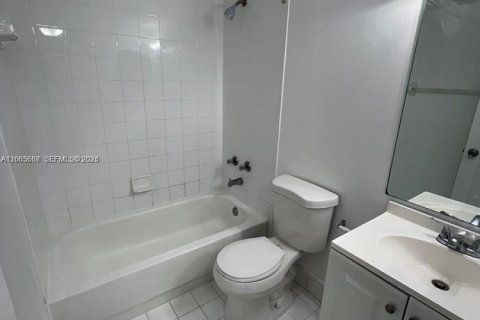 Condo in Lauderhill, Florida, 2 bedrooms  № 2278398 - photo 8