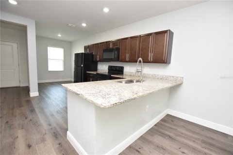 Villa ou maison à louer à Poinciana, Floride: 3 chambres, 115.2 m2 № 1778461 - photo 5