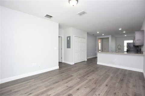 Villa ou maison à louer à Poinciana, Floride: 3 chambres, 115.2 m2 № 1778461 - photo 8