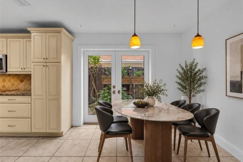 Villa ou maison à vendre à Miami, Floride: 3 chambres, 164.62 m2 № 2415117 - photo 13