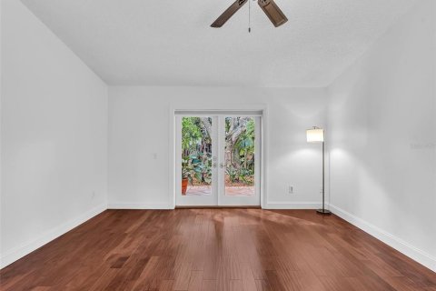 Villa ou maison à vendre à Miami, Floride: 3 chambres, 164.62 m2 № 2415117 - photo 18