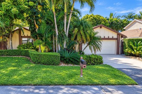 Villa ou maison à vendre à Miami, Floride: 3 chambres, 164.62 m2 № 2415117 - photo 2