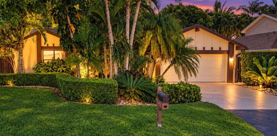 Villa ou maison à Miami, Floride 3 chambres, 164.62 m2 № 2415117