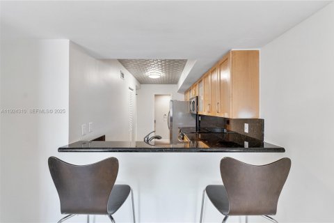 Copropriété à louer à Miami, Floride: 2 chambres, 137.03 m2 № 1987284 - photo 13