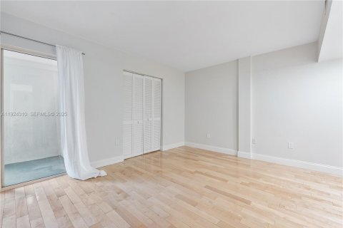 Copropriété à louer à Miami, Floride: 2 chambres, 137.03 m2 № 1987284 - photo 14