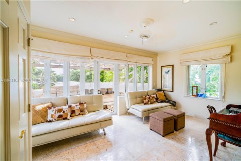 Casa en venta en Miami Beach, Florida, 6 dormitorios, 411.74 m2 № 2001919 - foto 17