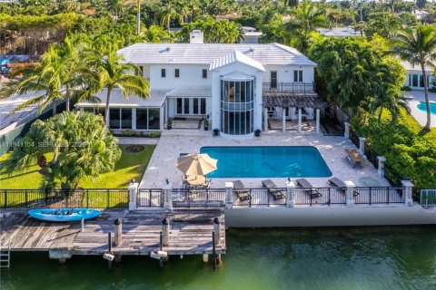 Casa en venta en Miami Beach, Florida, 6 dormitorios, 411.74 m2 № 2001919 - foto 3