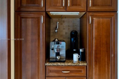 Casa en venta en Miami Beach, Florida, 6 dormitorios, 411.74 m2 № 2001919 - foto 23