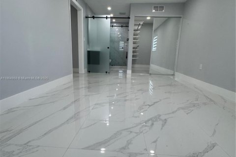 Купить виллу или дом в Майами, Флорида 3 спальни, 102.66м2, № 1958298 - фото 23