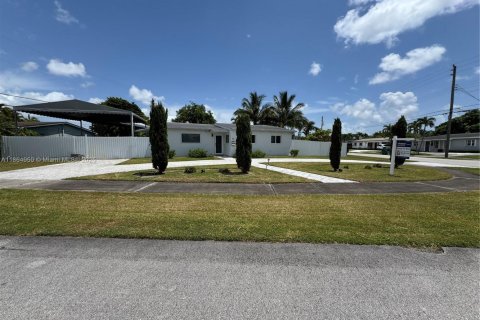 Купить виллу или дом в Майами, Флорида 3 спальни, 102.66м2, № 1958298 - фото 1