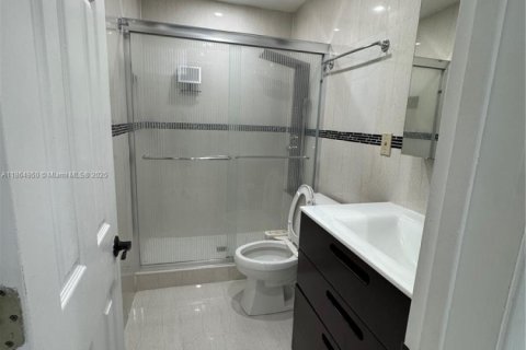 Купить виллу или дом в Майами, Флорида 3 спальни, 102.66м2, № 1958298 - фото 16