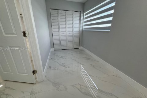 Купить виллу или дом в Майами, Флорида 3 спальни, 102.66м2, № 1958298 - фото 7