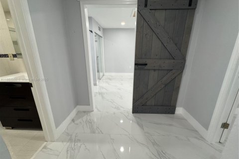 Купить виллу или дом в Майами, Флорида 3 спальни, 102.66м2, № 1958298 - фото 20