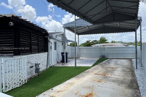 Купить виллу или дом в Майами, Флорида 3 спальни, 102.66м2, № 1958298 - фото 29