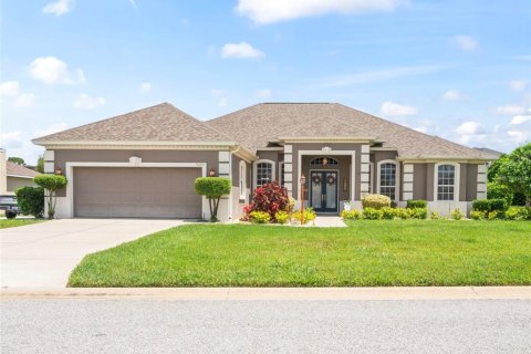 House in Weeki Wachee, Florida 3 bedrooms, 235.23 sq.m. № 1900156 - photo 1