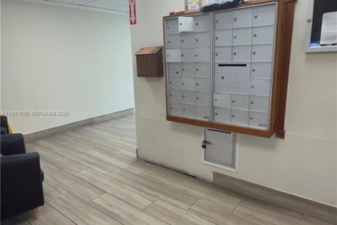 Снять в аренду кондоминиум в Норт-Майами-Бич, Флорида 1 спальня, 47.1м2, № 1989759 - фото 15