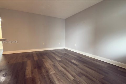 Снять в аренду кондоминиум в Норт-Майами-Бич, Флорида 1 спальня, 47.1м2, № 1989759 - фото 4