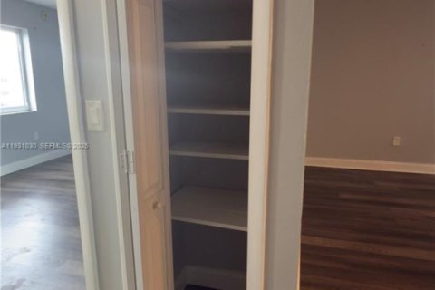 Снять в аренду кондоминиум в Норт-Майами-Бич, Флорида 1 спальня, 47.1м2, № 1989759 - фото 9