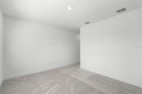 Townhouse in Winter Garden, Florida 3 bedrooms, 165.83 sq.m. № 1590028 - photo 13