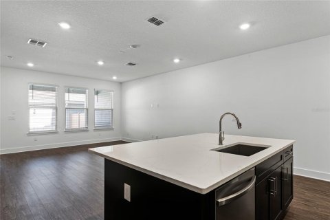 Townhouse in Winter Garden, Florida 3 bedrooms, 165.83 sq.m. № 1590028 - photo 6