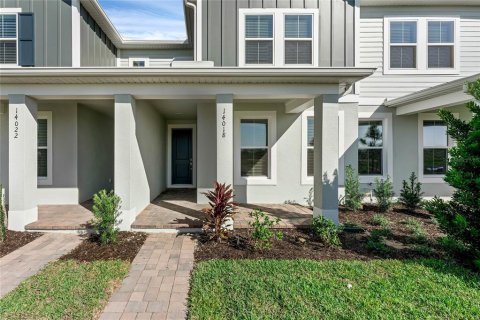 Townhouse in Winter Garden, Florida 3 bedrooms, 165.83 sq.m. № 1590028 - photo 1