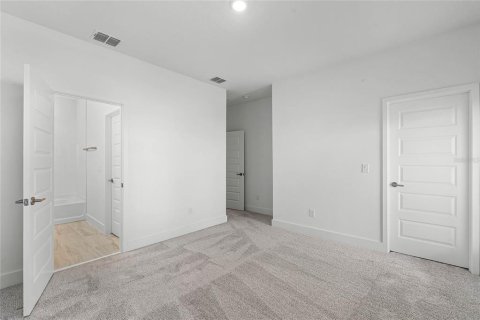 Townhouse in Winter Garden, Florida 3 bedrooms, 165.83 sq.m. № 1590028 - photo 17