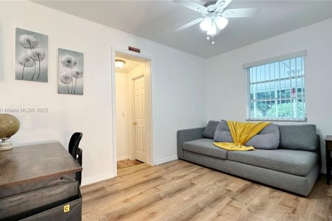 Villa ou maison à vendre à Port St. Lucie, Floride: 3 chambres, 153.85 m2 № 1967407 - photo 15