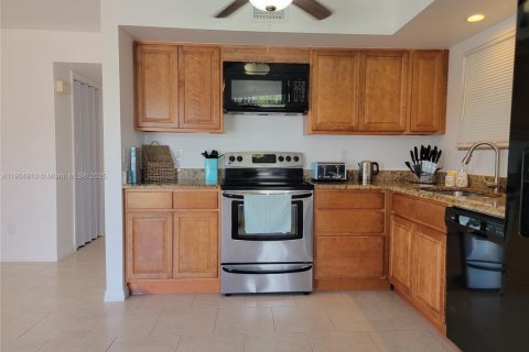 Villa ou maison à vendre à Port St. Lucie, Floride: 3 chambres, 153.85 m2 № 1967407 - photo 6