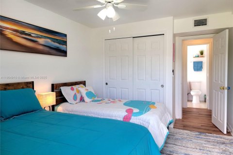 Villa ou maison à vendre à Port St. Lucie, Floride: 3 chambres, 153.85 m2 № 1967407 - photo 18