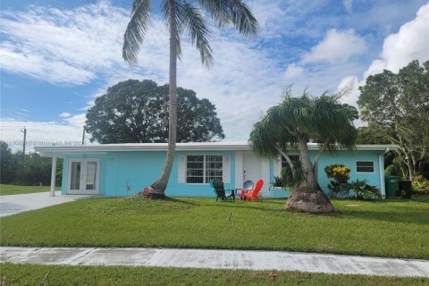 Villa ou maison à vendre à Port St. Lucie, Floride: 3 chambres, 153.85 m2 № 1967407 - photo 3