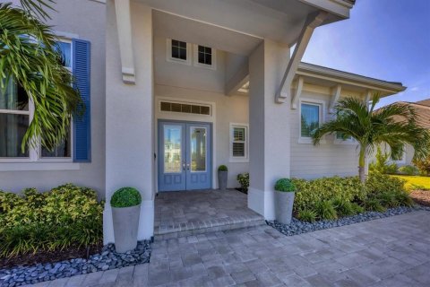 House in Lakewood Ranch, Florida 4 bedrooms, 331.66 sq.m. № 1900928 - photo 4