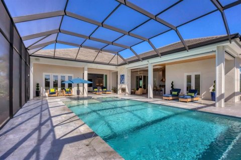 House in Lakewood Ranch, Florida 4 bedrooms, 331.66 sq.m. № 1900928 - photo 17