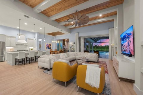 House in Lakewood Ranch, Florida 4 bedrooms, 331.66 sq.m. № 1900928 - photo 6