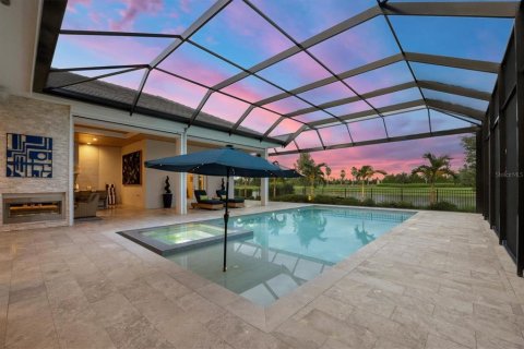 House in Lakewood Ranch, Florida 4 bedrooms, 331.66 sq.m. № 1900928 - photo 12
