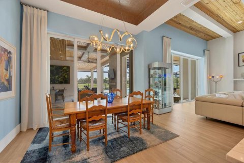 House in Lakewood Ranch, Florida 4 bedrooms, 331.66 sq.m. № 1900928 - photo 24