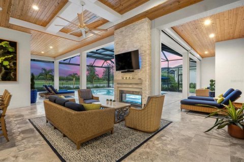 House in Lakewood Ranch, Florida 4 bedrooms, 331.66 sq.m. № 1900928 - photo 11