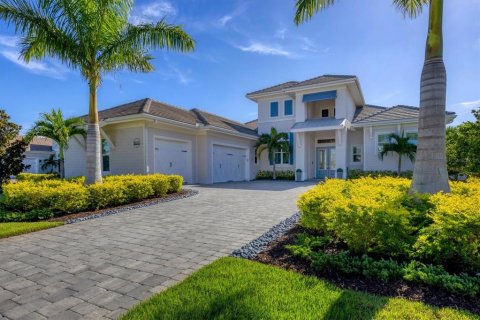 House in Lakewood Ranch, Florida 4 bedrooms, 331.66 sq.m. № 1900928 - photo 19