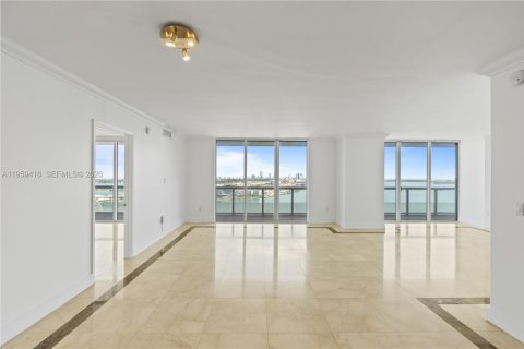 Condo in Miami, Florida, 3 bedrooms  № 2053017 - photo 15