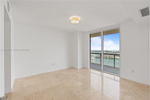Condo in Miami, Florida, 3 bedrooms  № 2053017 - photo 19