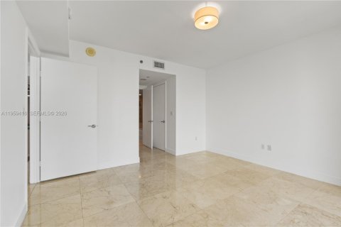 Condo in Miami, Florida, 3 bedrooms  № 2053017 - photo 25