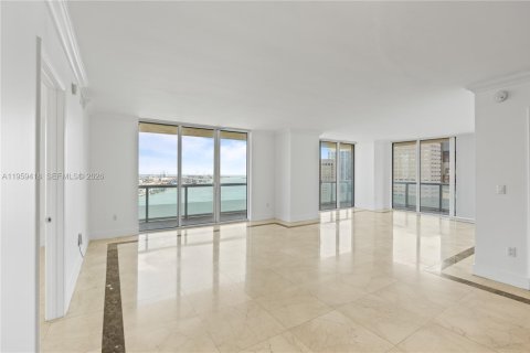 Condo in Miami, Florida, 3 bedrooms  № 2053017 - photo 10