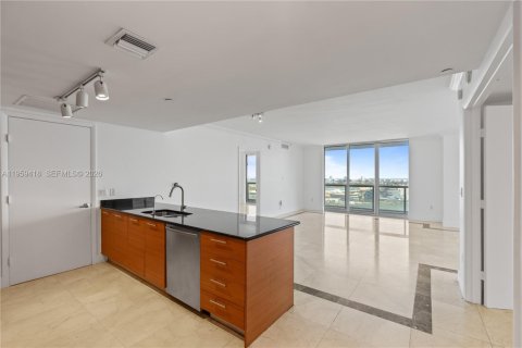 Condo in Miami, Florida, 3 bedrooms  № 2053017 - photo 17