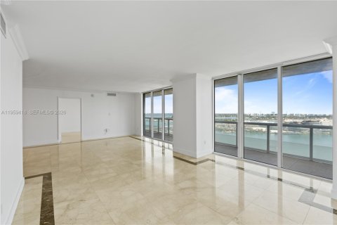 Condo in Miami, Florida, 3 bedrooms  № 2053017 - photo 11