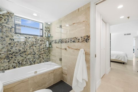 Купить кондоминиум в Майами-Бич, Флорида 3 спальни, 221.11м2, № 1941909 - фото 26