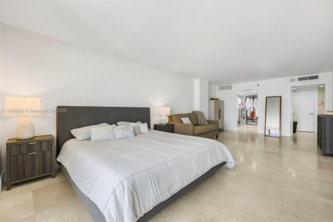 Купить кондоминиум в Майами-Бич, Флорида 3 спальни, 221.11м2, № 1941909 - фото 28