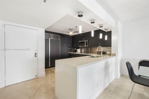 Купить кондоминиум в Майами-Бич, Флорида 3 спальни, 221.11м2, № 1941909 - фото 7