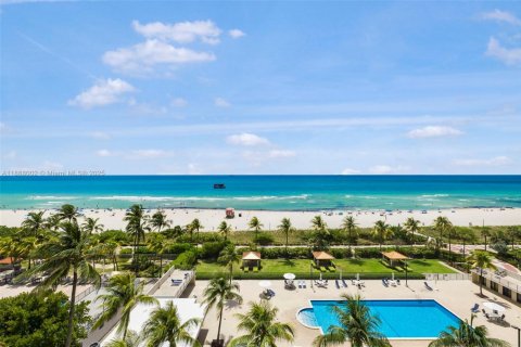 Купить кондоминиум в Майами-Бич, Флорида 3 спальни, 221.11м2, № 1941909 - фото 4