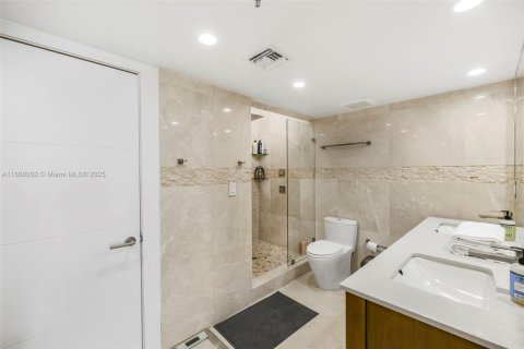 Купить кондоминиум в Майами-Бич, Флорида 3 спальни, 221.11м2, № 1941909 - фото 30