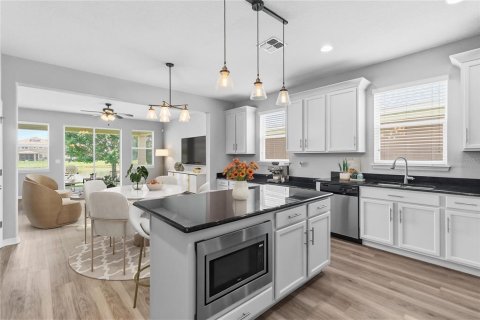 Villa ou maison à vendre à Kissimmee, Floride: 5 chambres, 303.51 m2 № 2199057 - photo 11