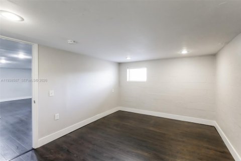 Casa en alquiler en Miami, Florida, 4 dormitorios, 205.96 m2 № 1996301 - foto 15